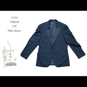JCrew
Thompson
42R
Black blazer